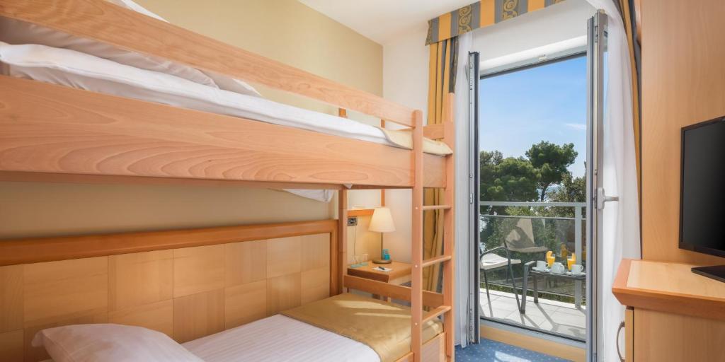 Aminess Grand Azur Hotel - Salle Familiale Avec Balcon En Bord De Mer