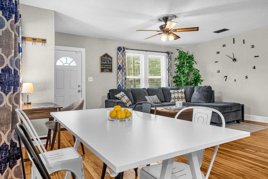 Orlando Oasis! Free Laundry & Parking Near Disney! photo