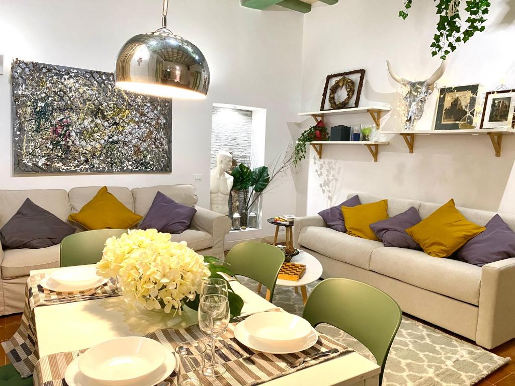 Χώρος καθιστικού στο Pantheon Ancient Rome Apartment