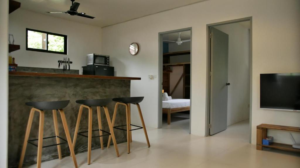 TV a/nebo společenská místnost v ubytování Calao Villa, Solar Villa 2 rooms with Private Pool