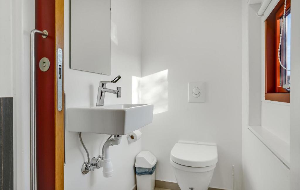 Fotografie z fotogalerie ubytování 2 Bedroom Amazing Home In Grenaa v destinaci Grena