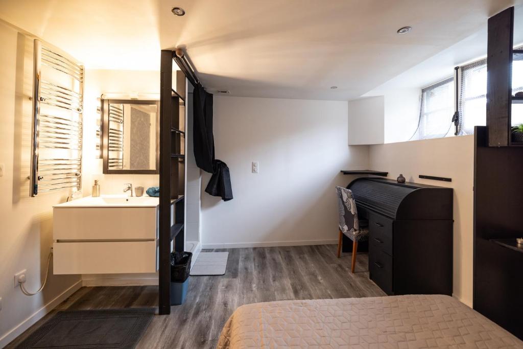 Posteľ alebo postele v izbe v ubytovaní Pamiers gare - 2 Appartements à louer ou Chambre parentale indépendante