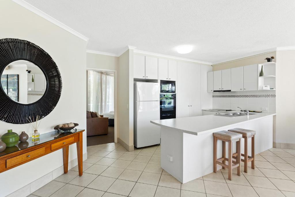 Noosa Tropicana - Appartement Sur Le Toit De Deux Chambres Avec BBQ