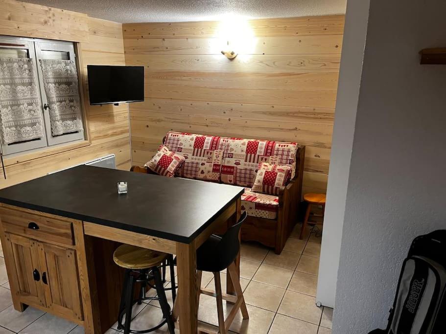 Kuchyňa alebo kuchynka v ubytovaní Appartement au pied des pistes