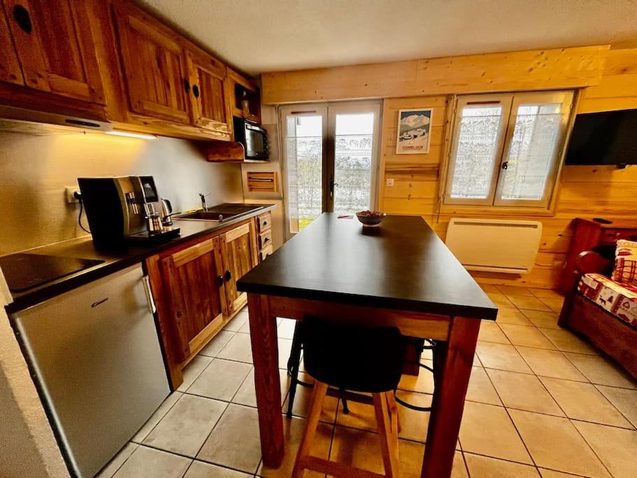 Kuchyňa alebo kuchynka v ubytovaní Appartement au pied des pistes