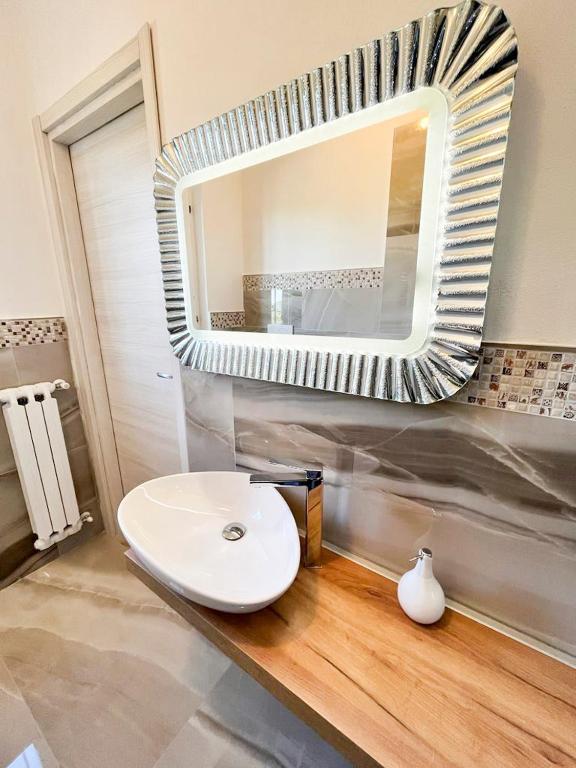 A bathroom at Le Grotte delle Meraviglie