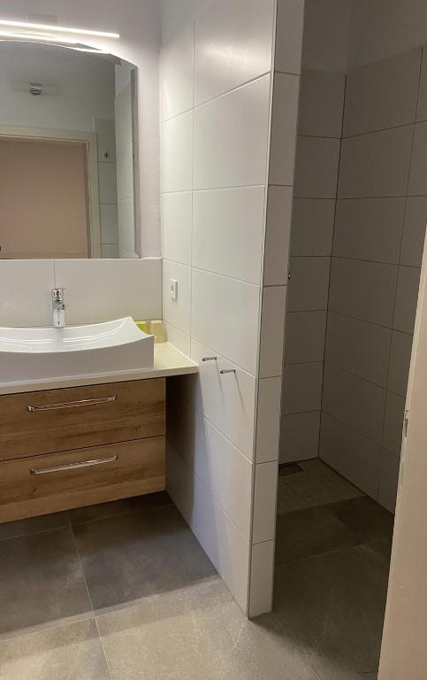 Un baño de Sobe Djurdjevic