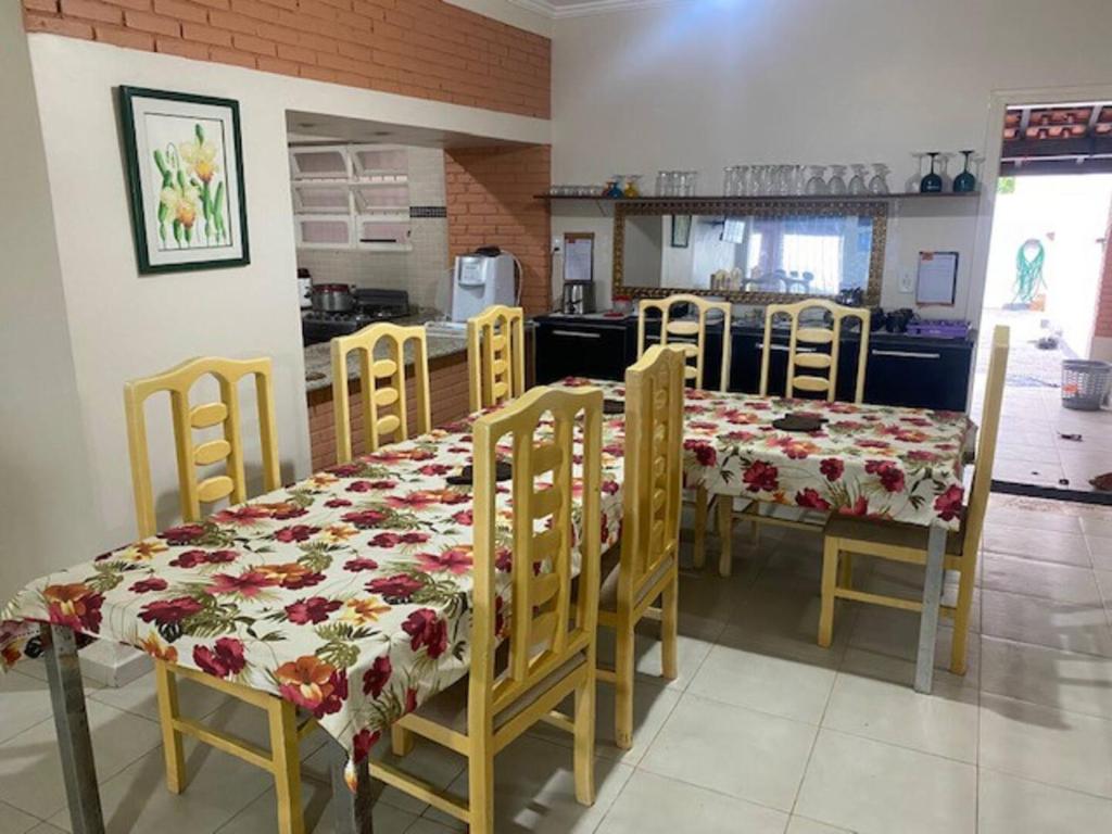 Foto da galeria de Casa Ampla Pé Na Areia em Ubatuba