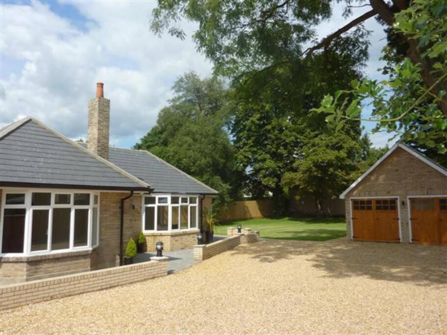 Bungalow in Bournemouth, Bournemouth (updated prices 2024)