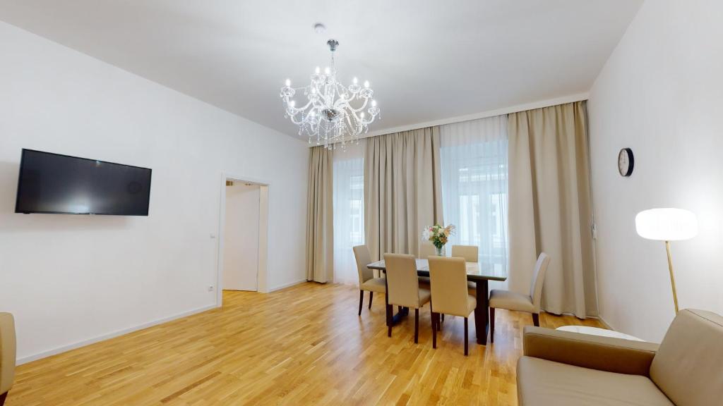 TV a/nebo společenská místnost v ubytování ALON HOMES Vienna - Premium City Center Apartments