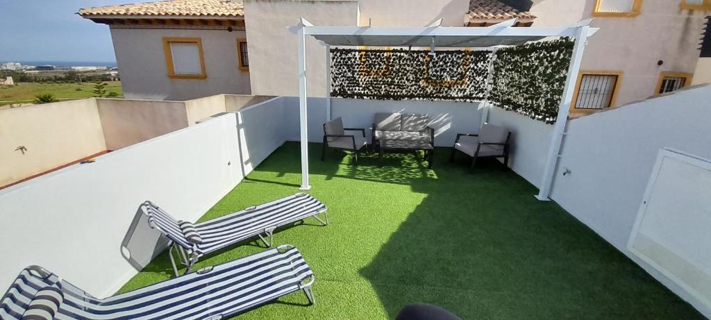 Fotografia z galérie ubytovania Lomas de Cabo Roig Top floor apartment with Sea View Airport Collection included T&C v destinácii Orihuela