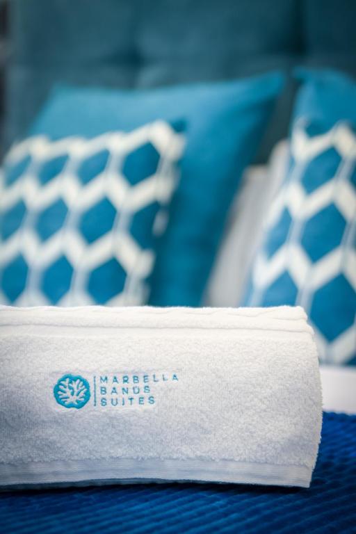 Posteľ alebo postele v izbe v ubytovaní MARBELLA BANUS SUITES - Marbella Marina Banus Deluxe Apartment Sea Views