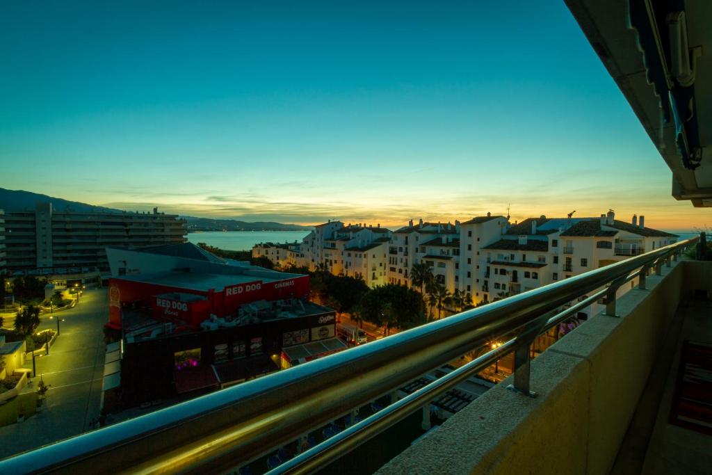 Pohľad na východ alebo západ slnka z apartmánu alebo blízkeho okolia