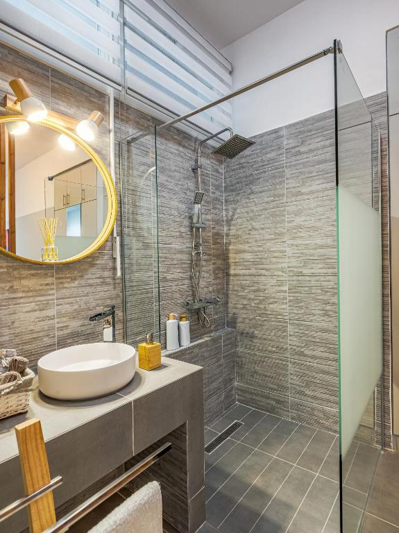 Theo's Cozy Apartment's near Athens airport - 12