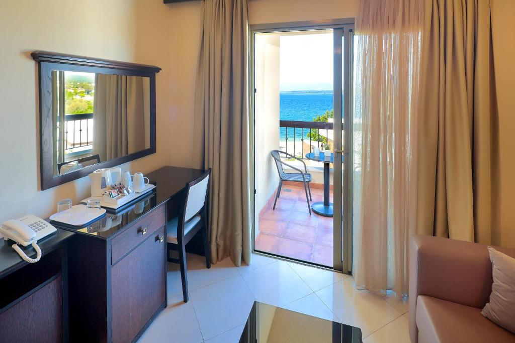 Blue Waves Resort - 19