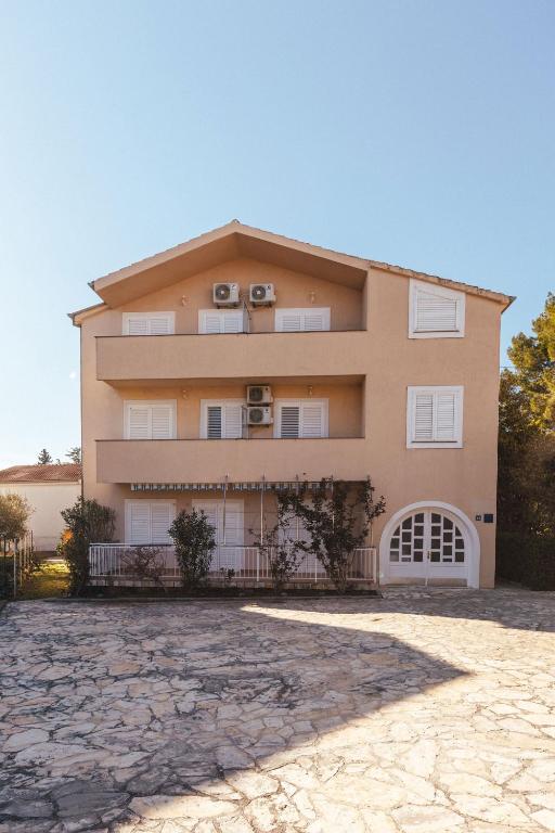 Budova, kde se apartmán nachází
