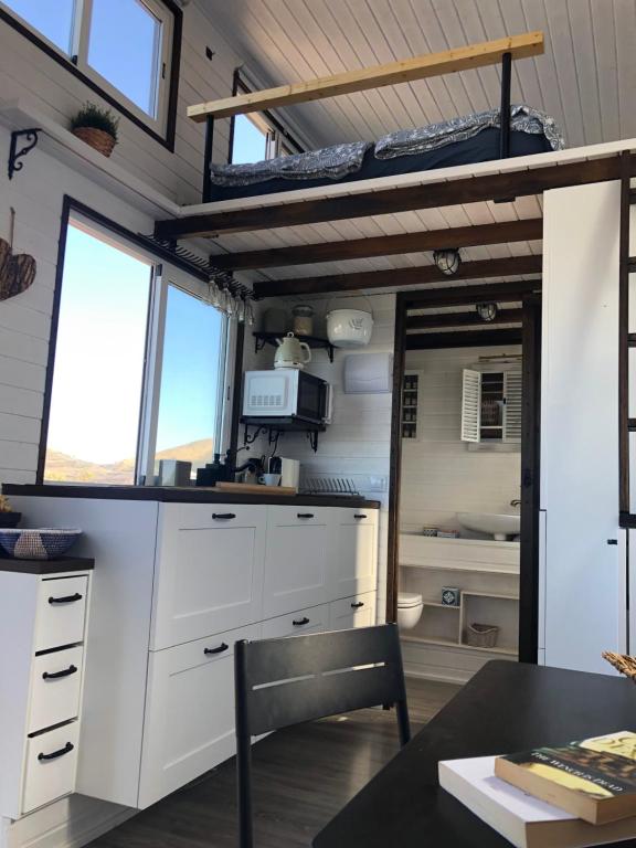 Fotografie z fotogalerie ubytování Tinyhouse Luna with AC, BBQ and beautiful view v destinaci La Vegueta