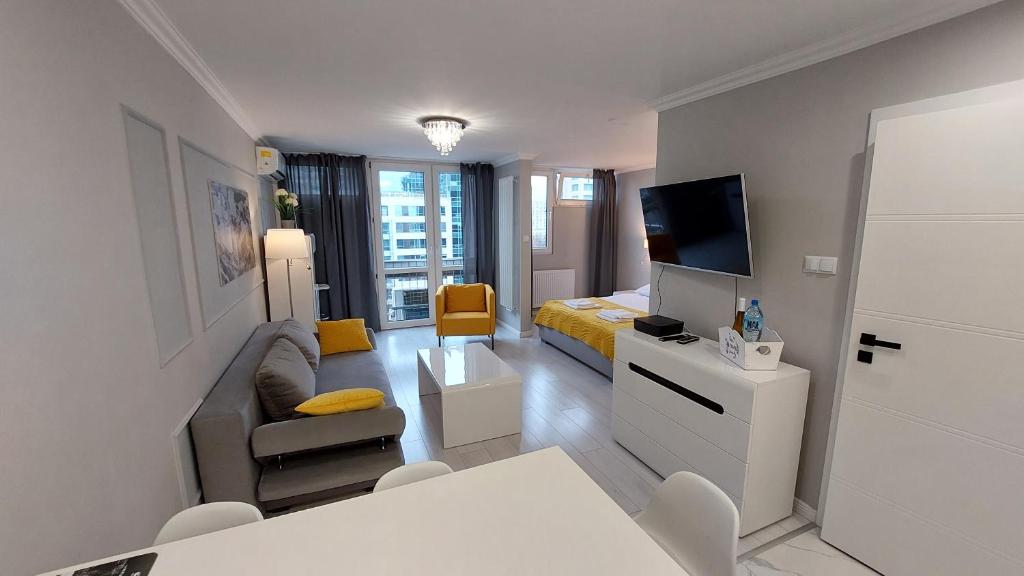 Elegancki apartament w sercu Warszawy - 1