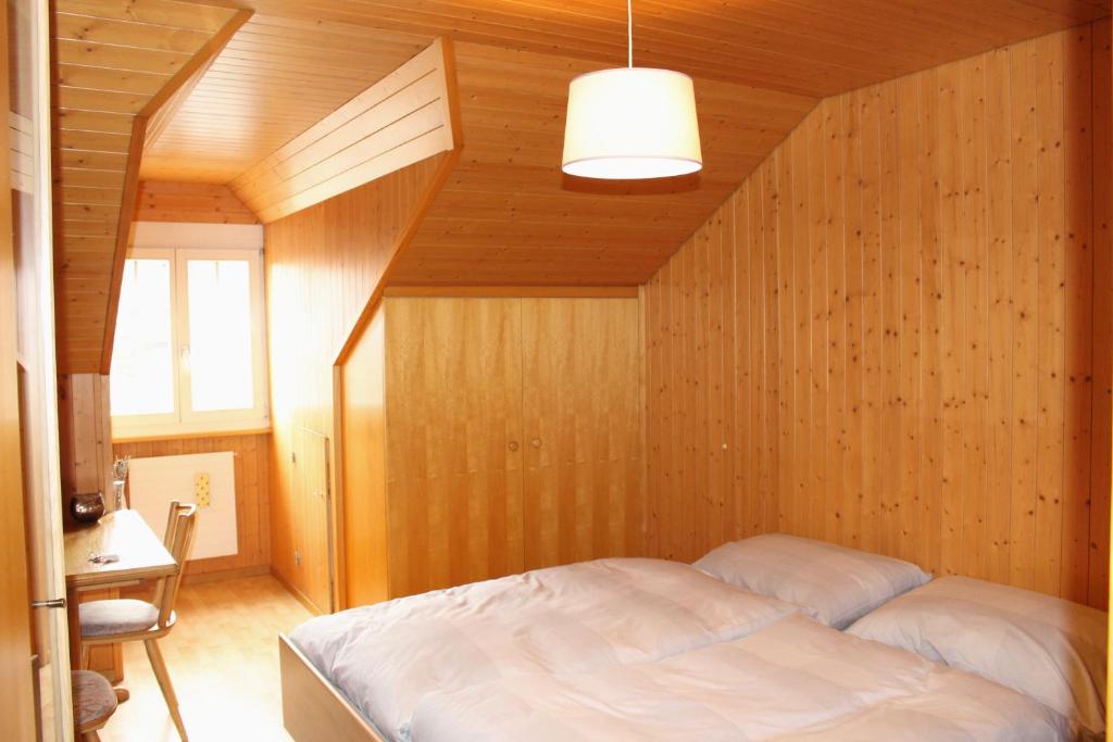 Postel nebo postele na pokoji v ubytování Hotel Jäger