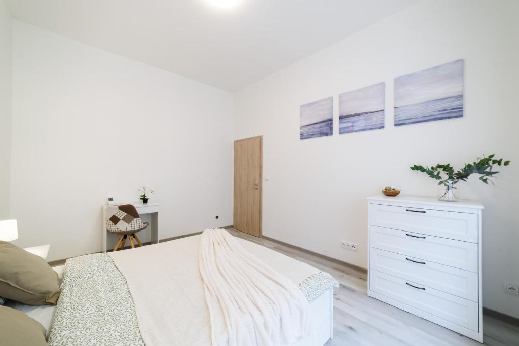 New apartments near Dancing house - 3