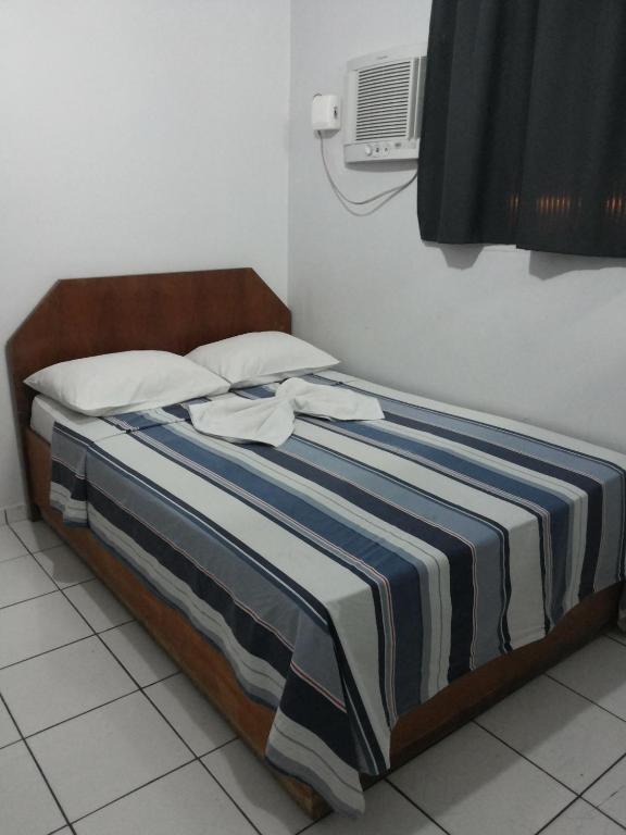  Santa Cruz Hotel