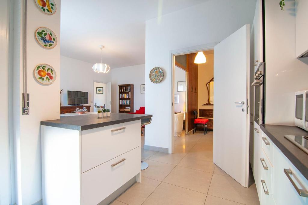 A kitchen or kitchenette at [MaffeiHouse] 5 min to Hospital