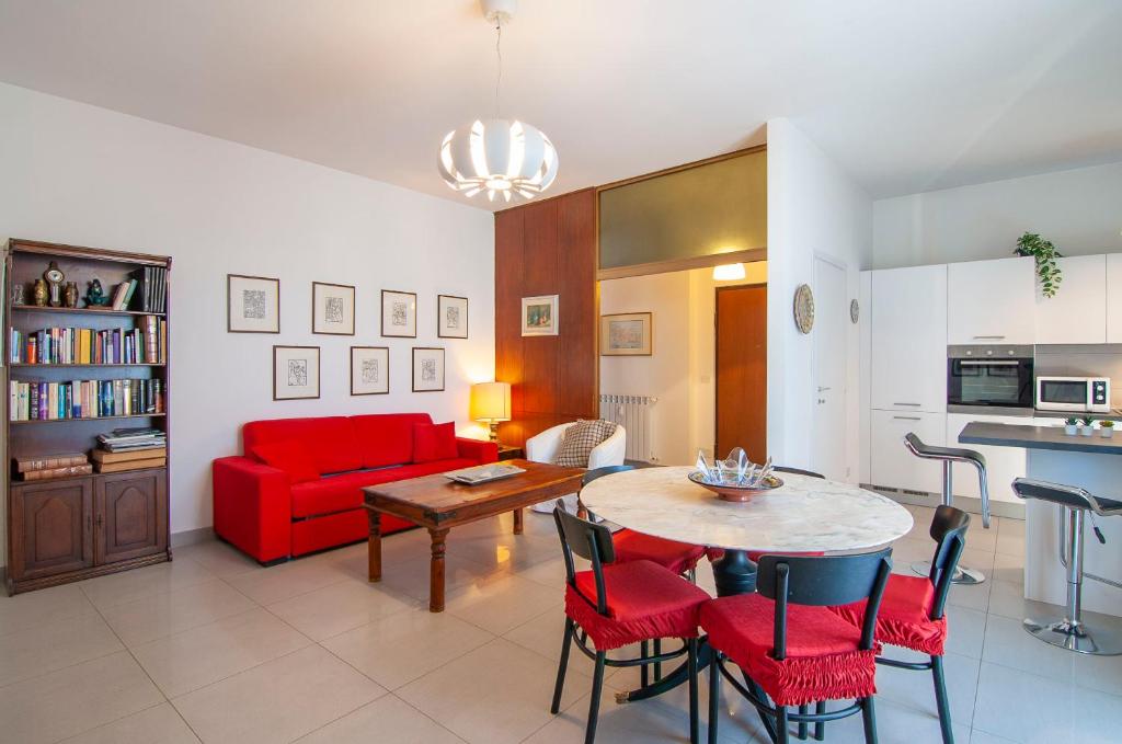 A kitchen or kitchenette at [MaffeiHouse] 5 min to Hospital