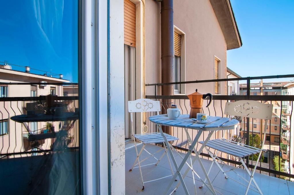 A balcony or terrace at [MaffeiHouse] 5 min to Hospital