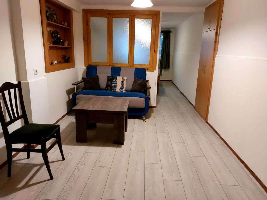 Posezení v ubytování Guest House Beautiful Tbilisi - Cool & Cozy Apartments