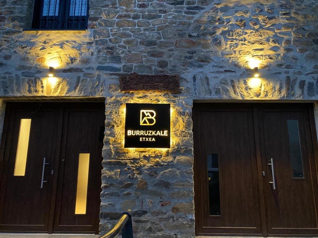 Certifikát, hodnocení, plakát nebo jiný dokument vystavený v ubytování Burruzkale Etxea