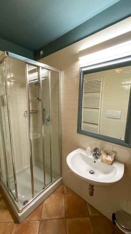 A bathroom at Hotel La Fattoria