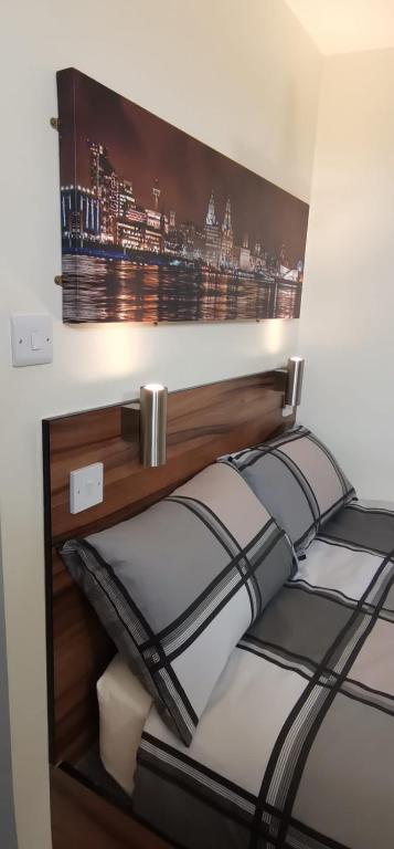 Postel nebo postele na pokoji v ubytování The Liverpool Pod Travel Hostel