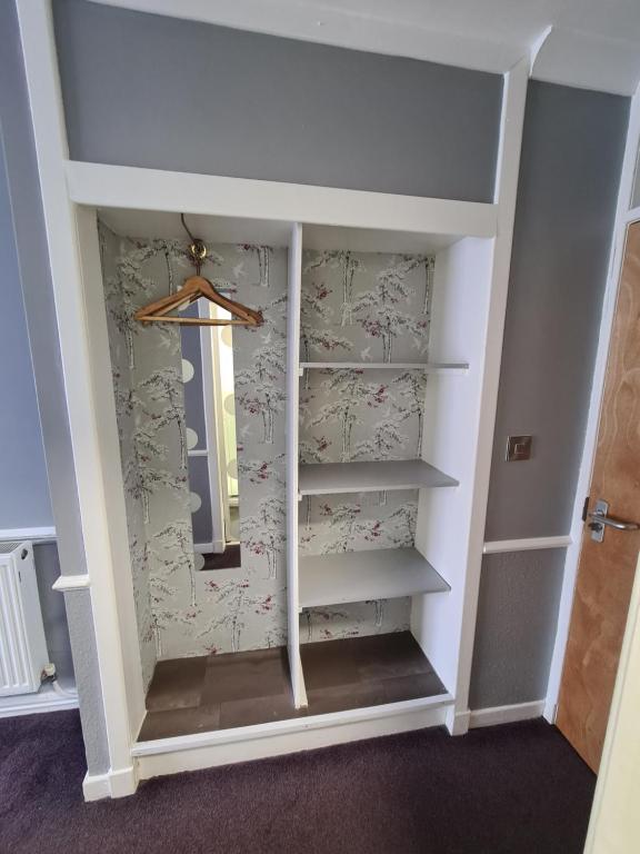 
Family Room (3 Adults)
