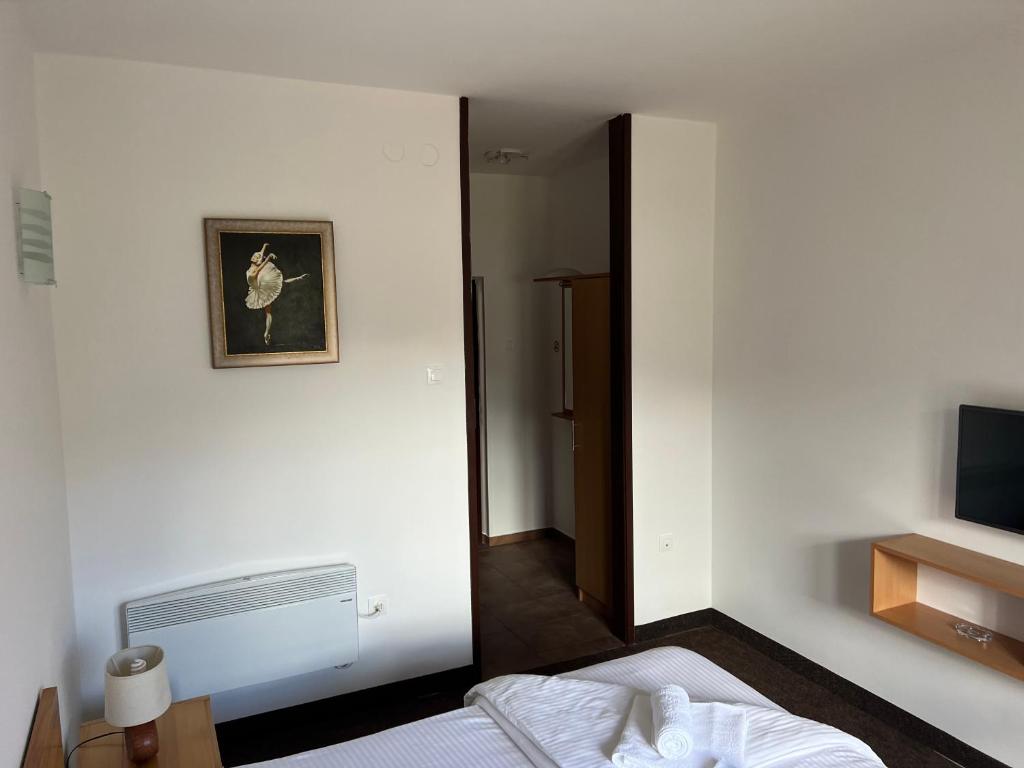 Jazina Hotel - Standard Double Room
