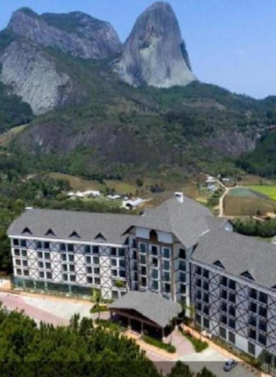 Nespecifikovaný výhled na hory nebo výhled na hory při pohledu z aparthotelu