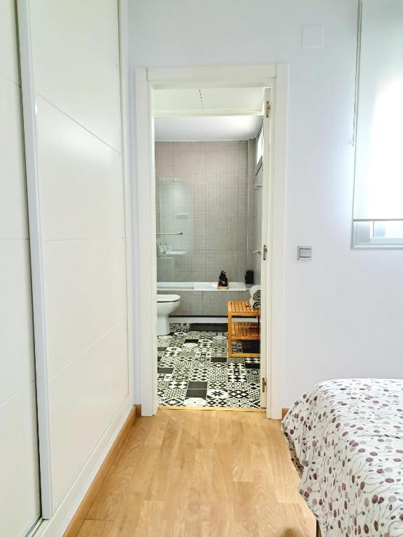 Zdjęcie z galerii obiektu Apartamento con encanto y parking Trinidad 21 w Maladze