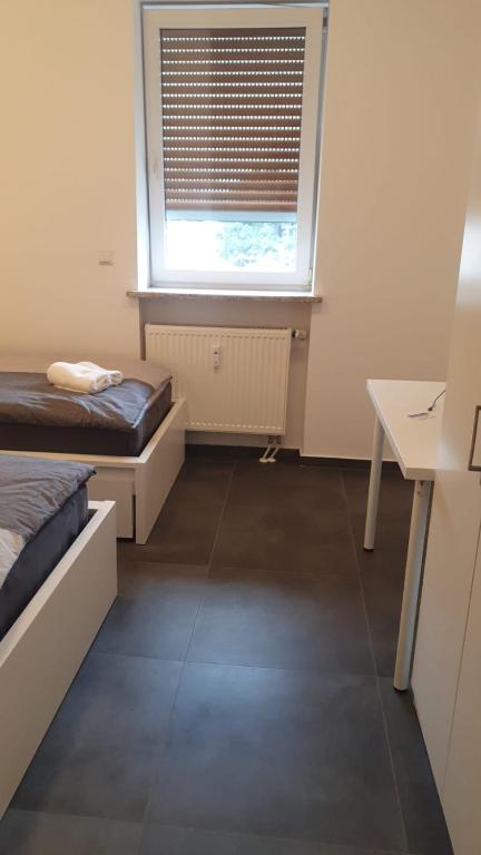 Pension Bad Soden / Apartment and Rooms - 带私人浴室的双人间