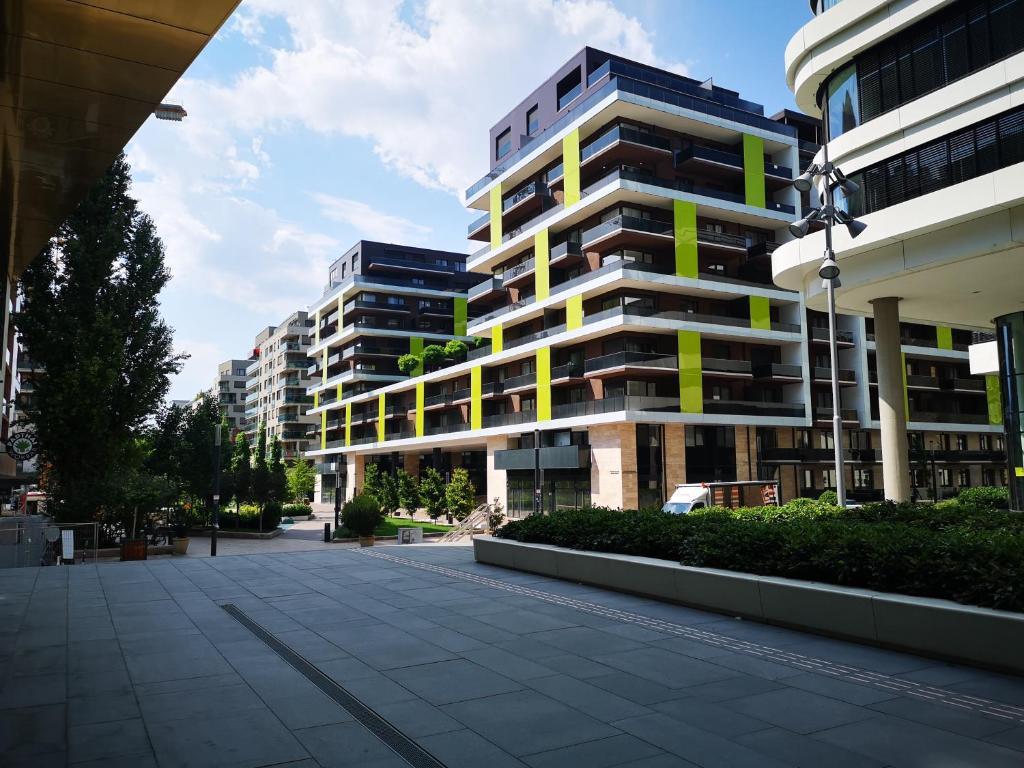 Corvin Promenade (Next) - Image 4