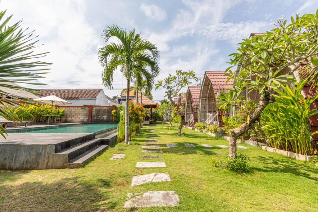Bazén v ubytování Daghan Cottage Nusa Penida nebo v jeho okolí