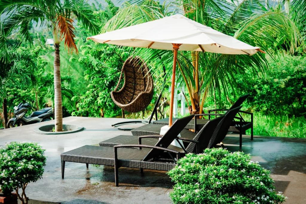 Bazén v ubytování Eco Moringa Garden nebo v jeho okolí