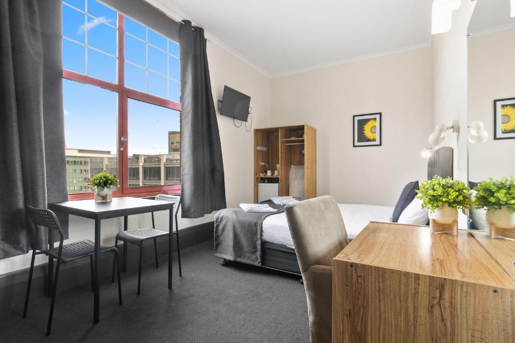 Adelaide Paringa - Resim 5