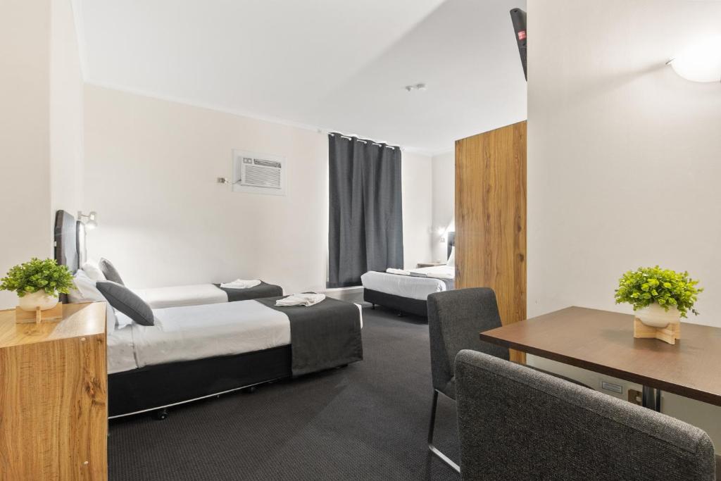 Adelaide Paringa - Resim 16