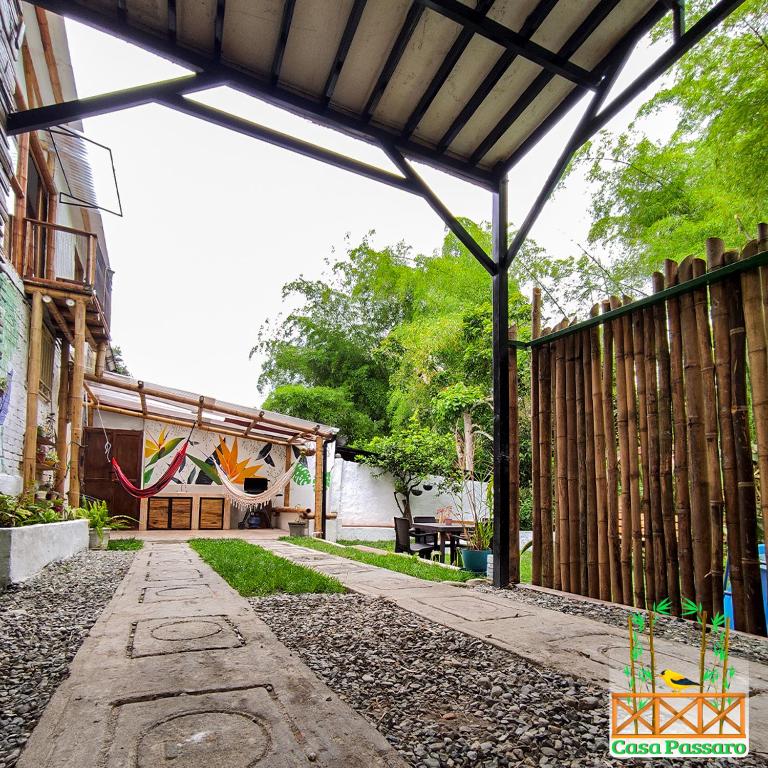 Un jardín fuera de Casa Passaro