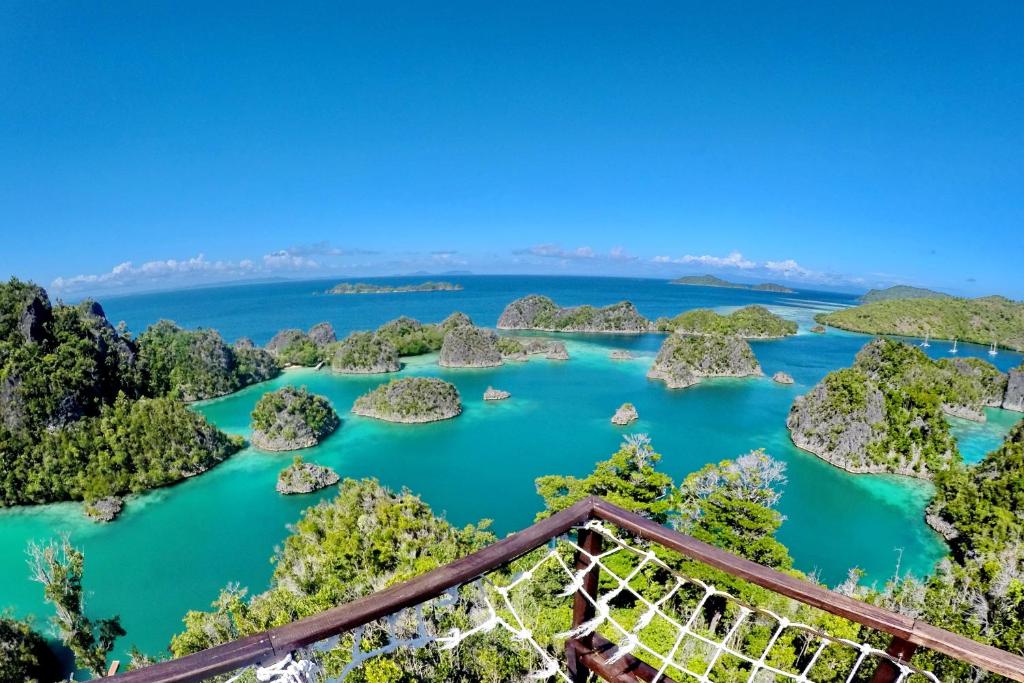 Raja Ampat Dive Lodge, Pulau Mansuar – Updated 2024 Prices