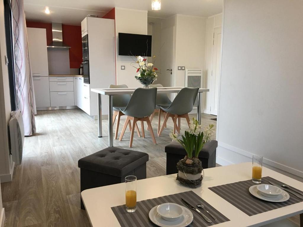 Φωτογραφία από το άλμπουμ του Espelette la vallee des noyers σε Lhommaizé