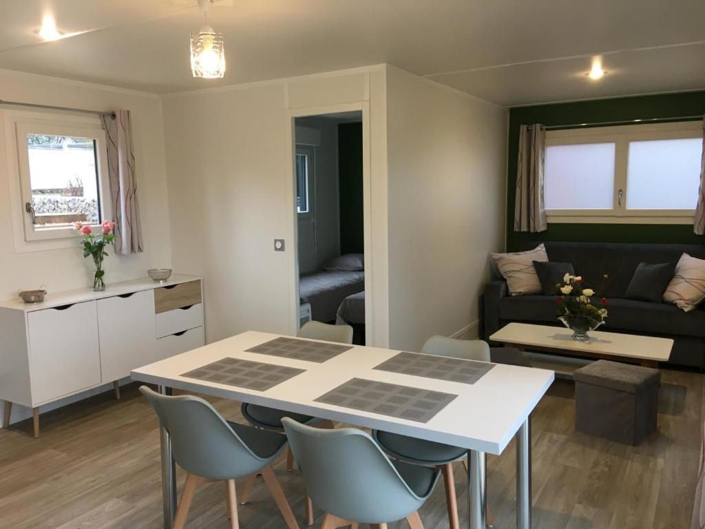 Photo de la galerie de l'établissement Granny la vallee des noyers, à Lhommaizé