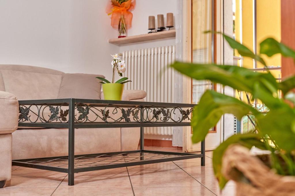A seating area at Gionno's apartment