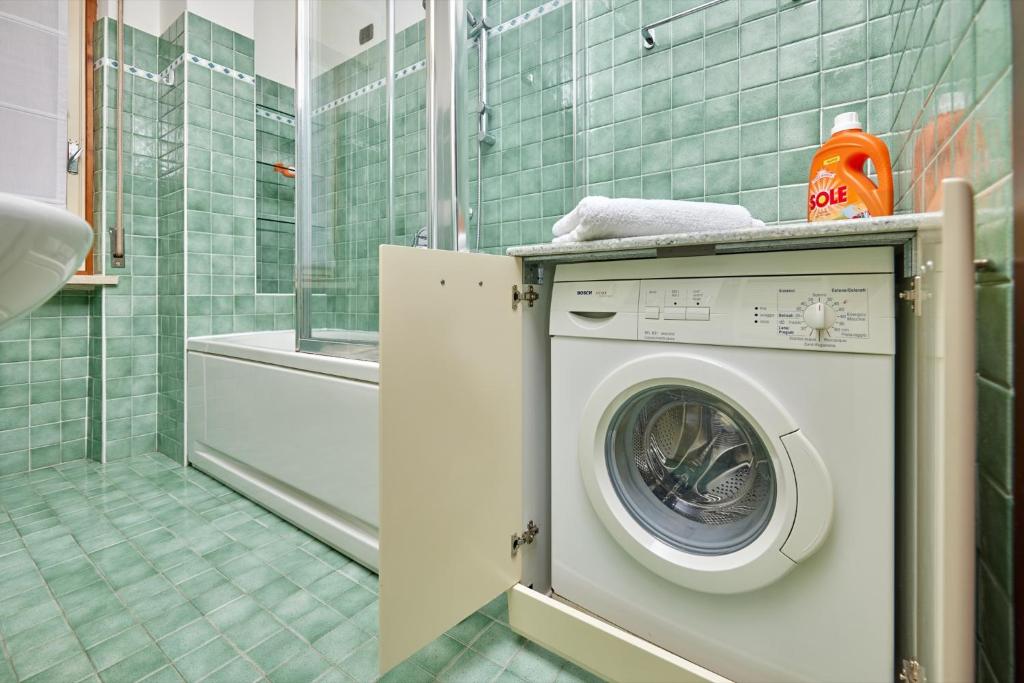 A bathroom at Gionno's apartment