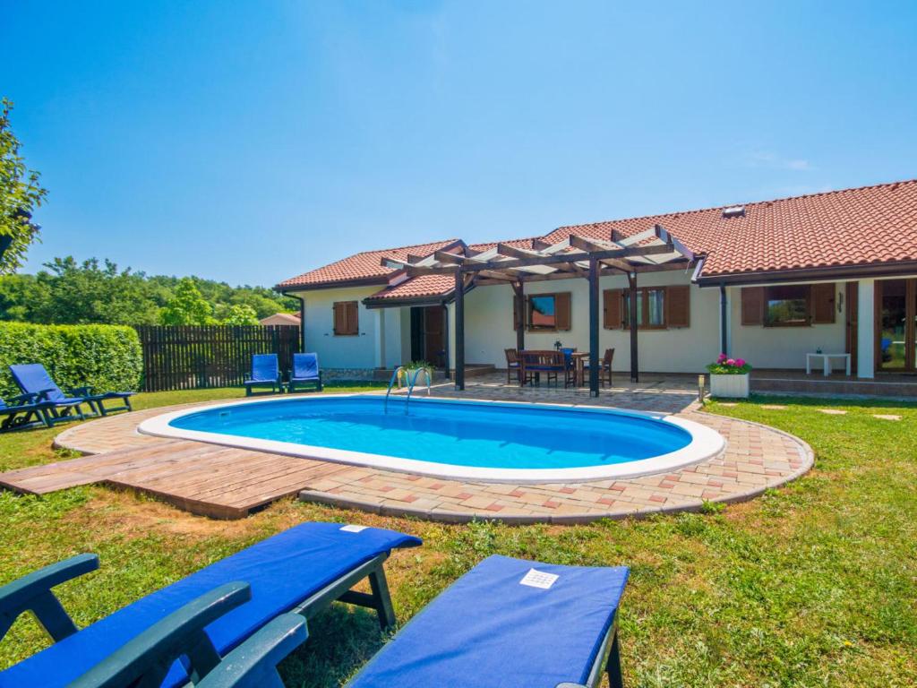 Bazén v ubytování Villa Nika nebo v jeho okolí