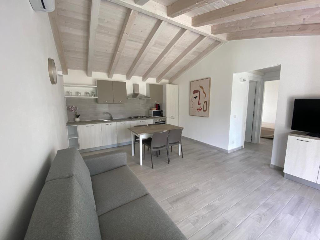 Villetta 4 a La Caletta - Accogliente casa con giardino